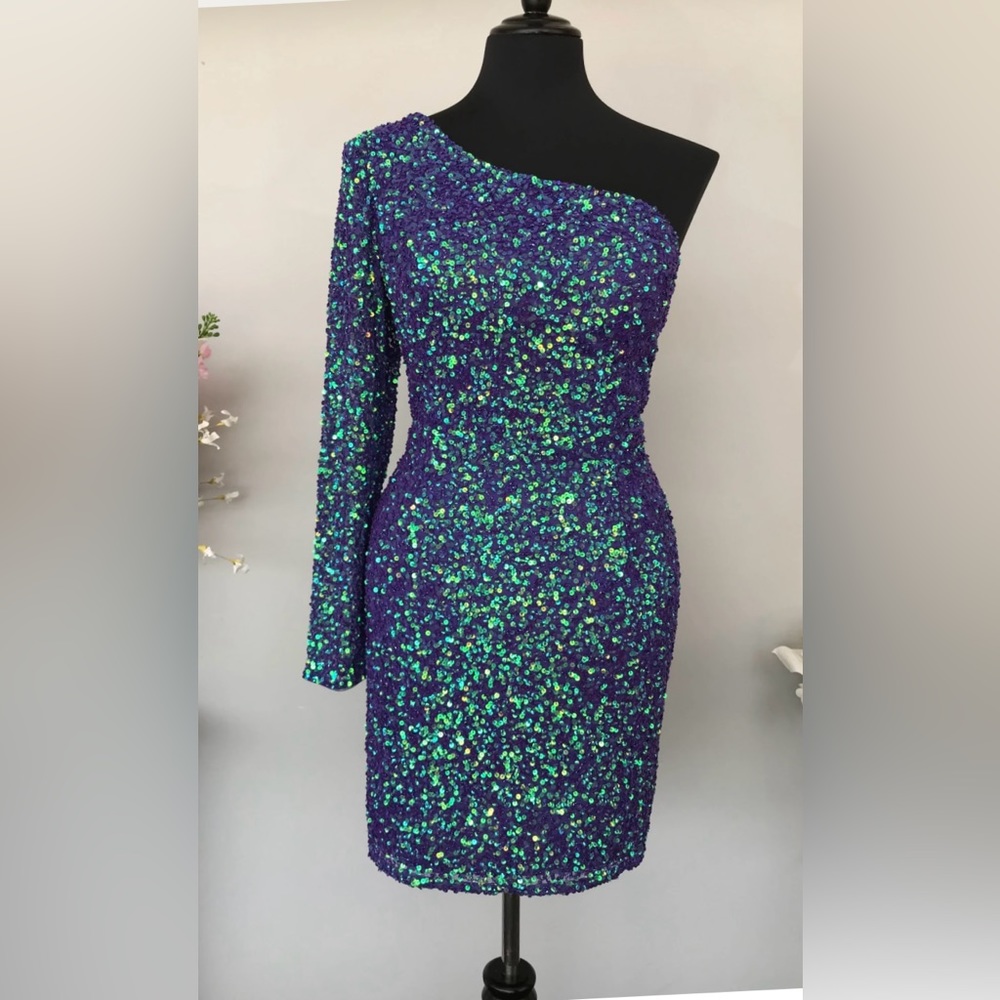 Ashley Lauren elec purple, 1 shoulder sequin dress. Cocktail, HOCO, formal, prom